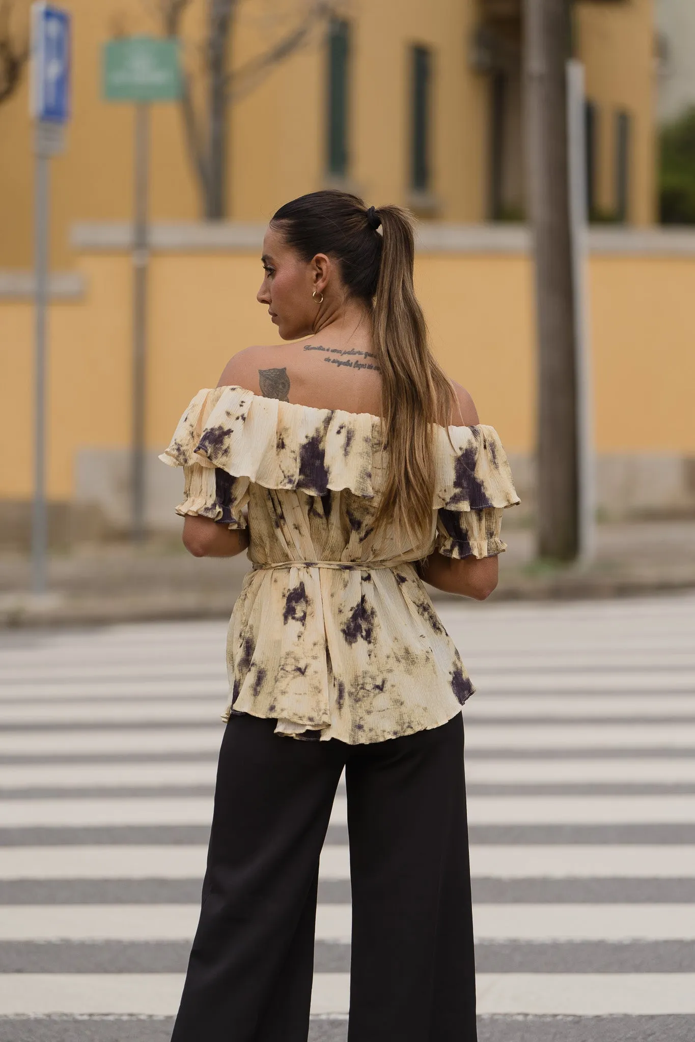 Blusa off shoulder malhada